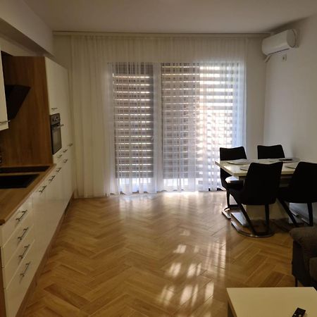 Ferienwohnung Apartament In Complex Rezidential In Oradea Exterior foto