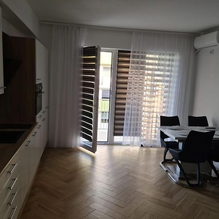 Ferienwohnung Apartament In Complex Rezidential In Oradea Exterior foto