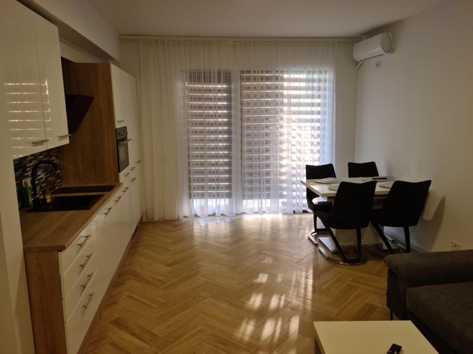 Ferienwohnung Apartament In Complex Rezidential In Oradea Exterior foto