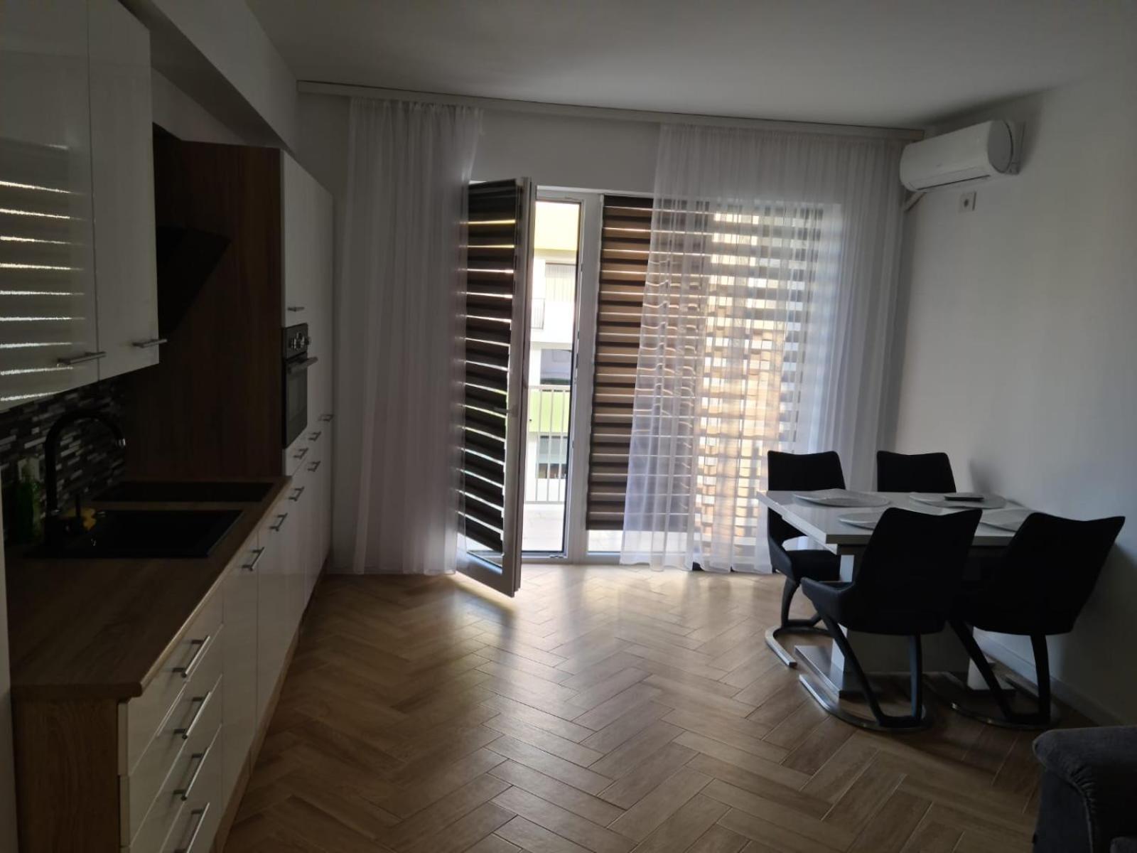 Ferienwohnung Apartament In Complex Rezidential In Oradea Exterior foto
